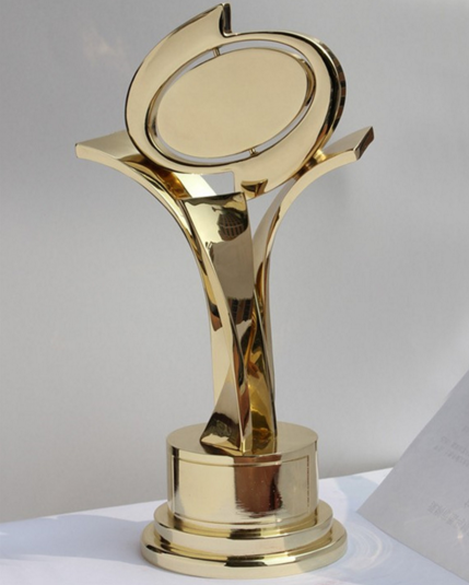 年底优秀员工奖杯对于员工来说有着重大的意义